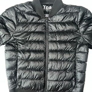 *SOLD* ARITZIA TNA CHALET SUPER LIGHT PUFFER SIZE MEDIUM COLOUR BLACK